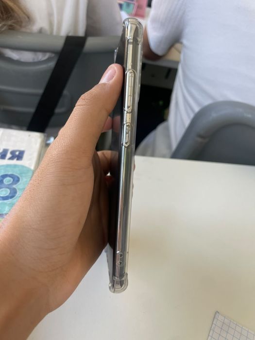 Samsung флагмон 20 + 5g.
