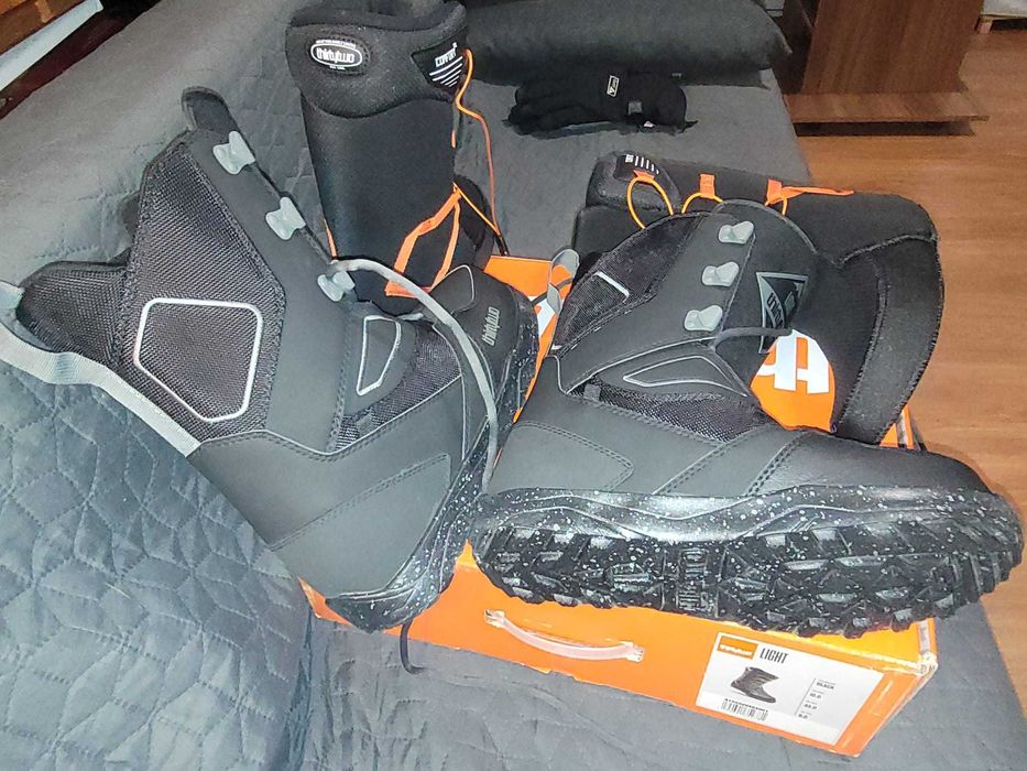 Boots Snowboard Thirtytwo, marime 43, noi