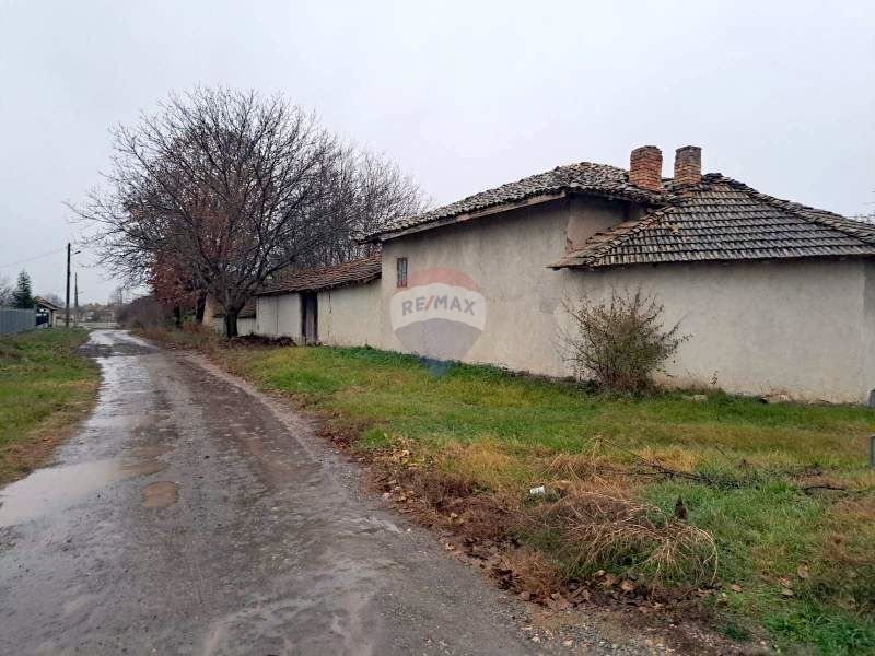 Еднофамилна къща с дворно място, село Кардам, СР