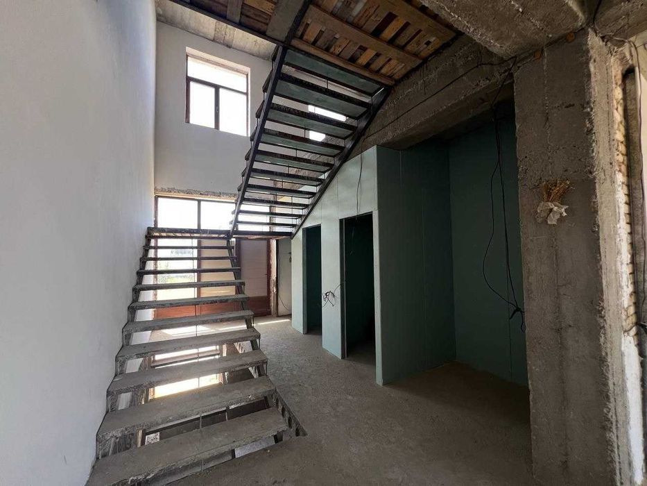 2 qavatli bino podvali bilan birga ijaraga beriladi. #a546