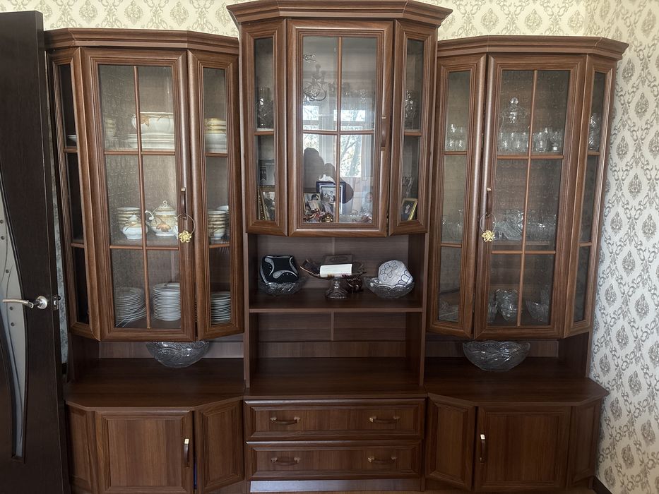 Мебель ,стенка продам