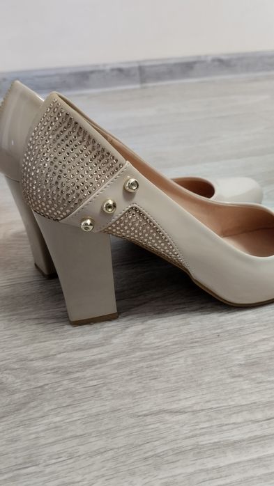 Продаю женские туфли!