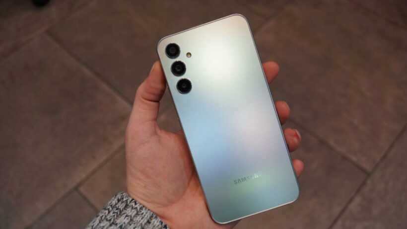 Продавам смартфон Samsung Galaxy A34 5G Изпращам по еконт с опцията "отвори преди да платиш" до всички градове.