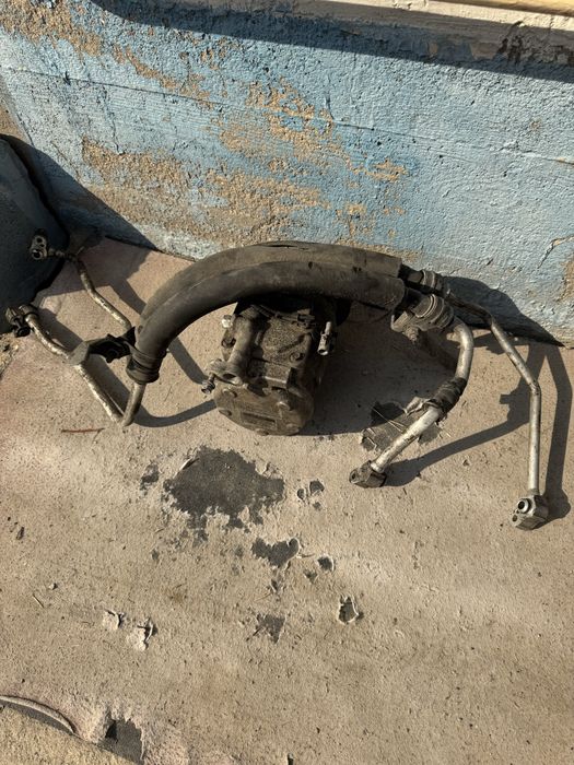 Компрессор кондиционера Toyota Hiace