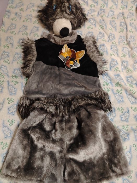 Продам новогодние костюмы. Волка.. Санта  Клауса.