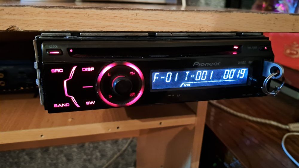 Продам Pioneer DEH-3050UB