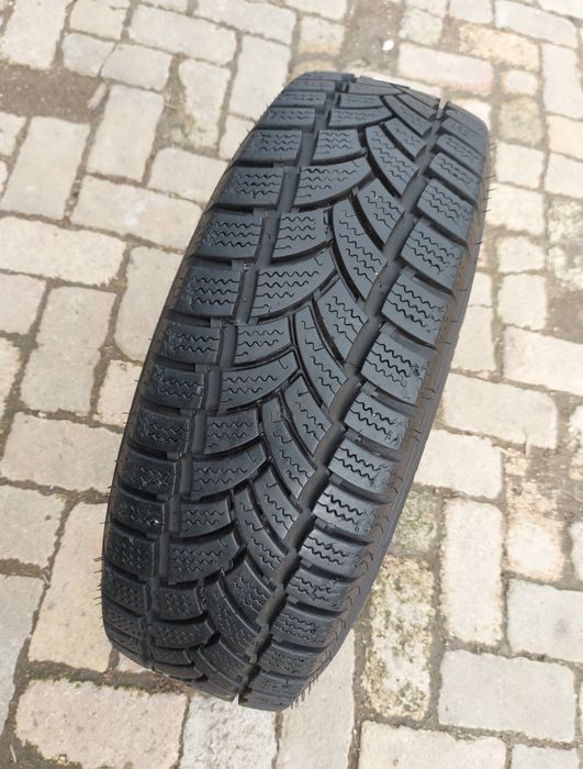 O bucată 235/65 R16C M+S iarnă - una Barum Vredestein Torque Goodyear