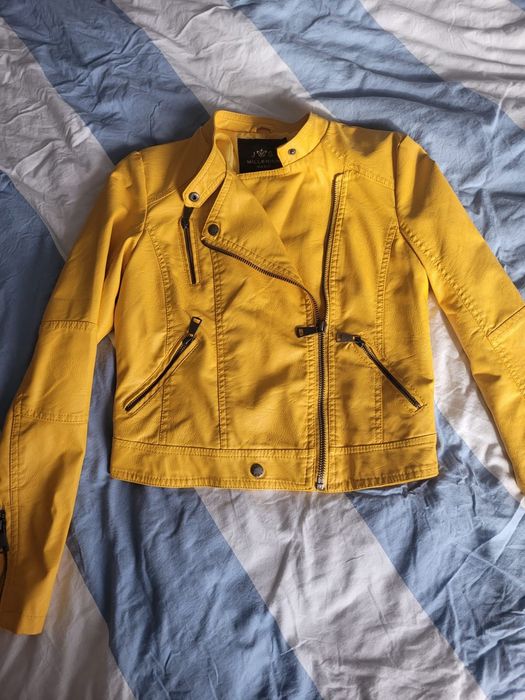 Жълто кожено яке