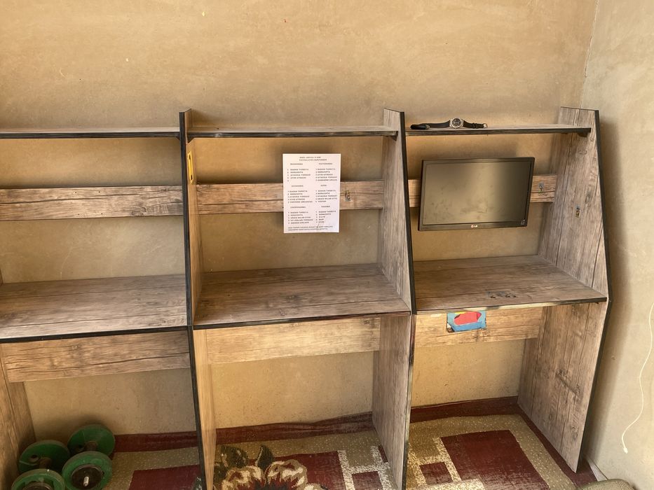 компютер столи сотилади ,алохида биттадан хам сотилади