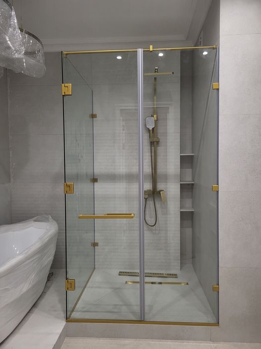 Душ кабина, шторка на ванну