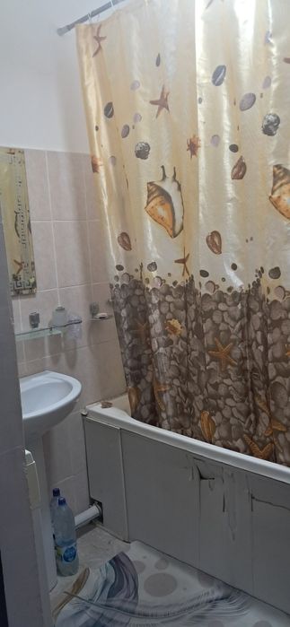 Xotinlar onlayn ijara klubiga borishadi