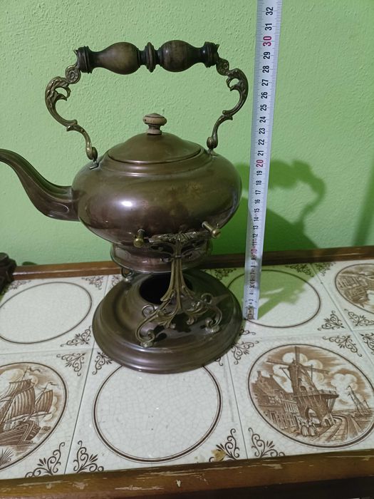 Ceainic victorian din alamă și bronz
