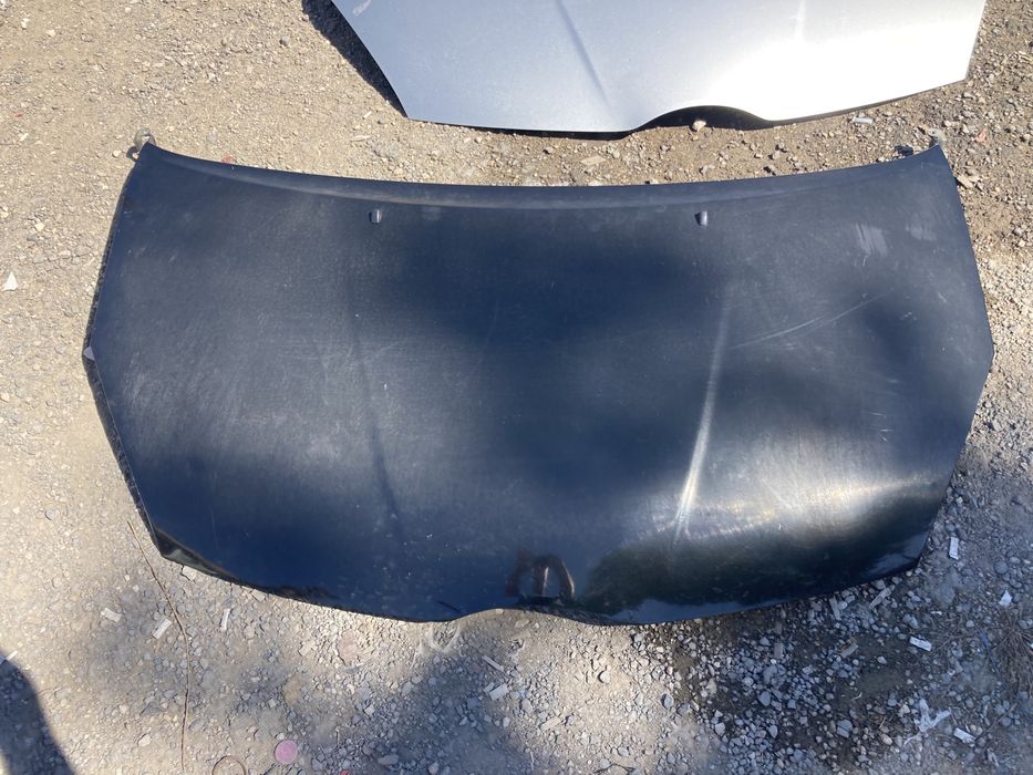 Предни капаци за Тойота Корола Версо 2004- 2008г