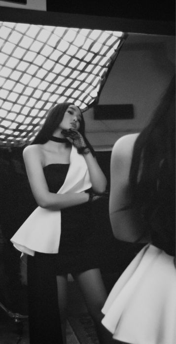 Платье черно белый