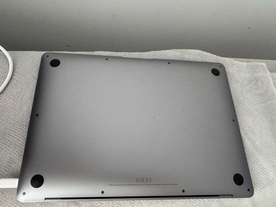 Macbook Air 2020 aproape nou