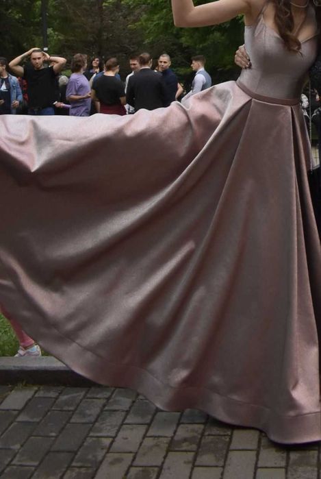 Официална рокля за специални поводи