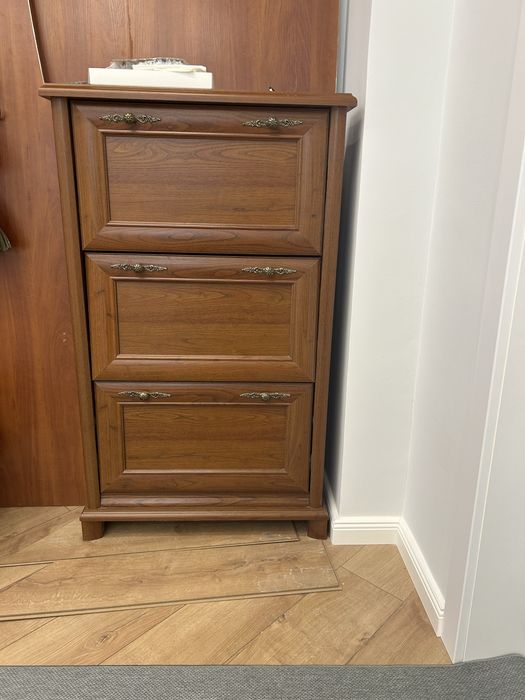 Продается обувница