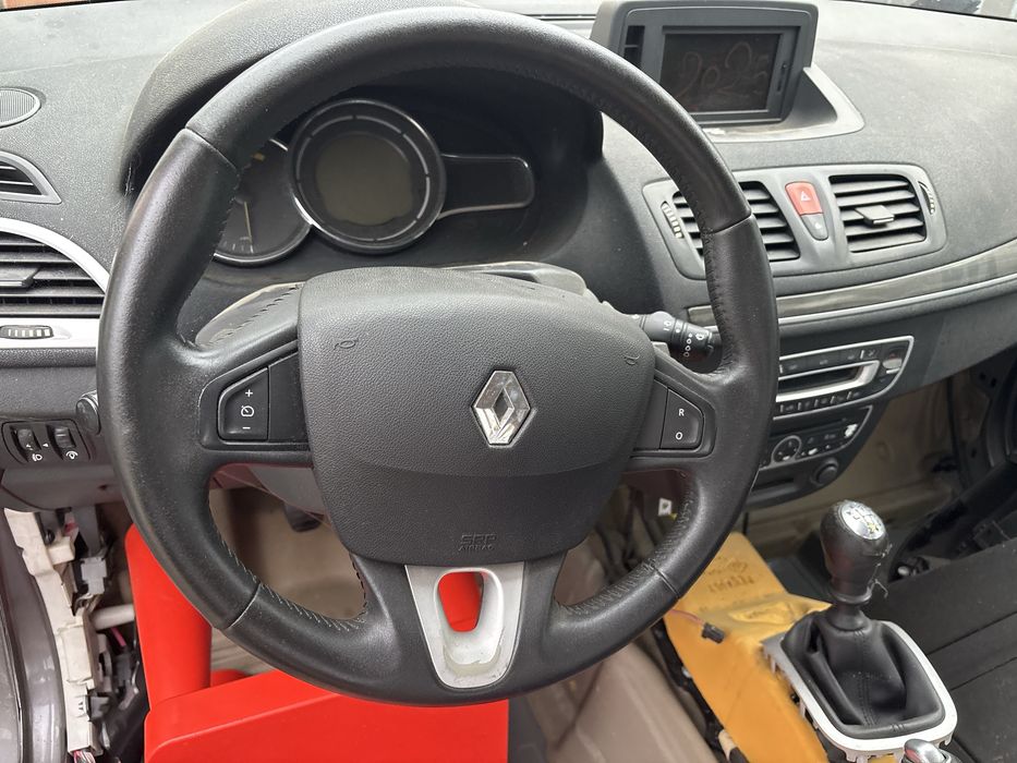 Volan piele comenzi renault megane 3  2013