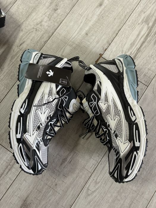 Off white be right back