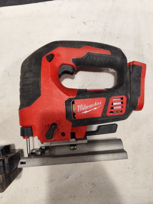 Акумулаторен прободен трион зеге Милуоки Milwaukee M18 BJS + 5Ah