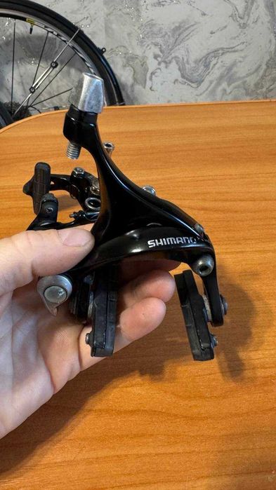 Тормоза клещевые Shimano BB-R561