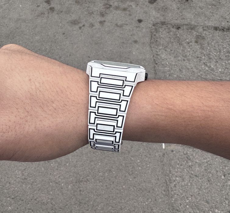 Часы с нереальным видом