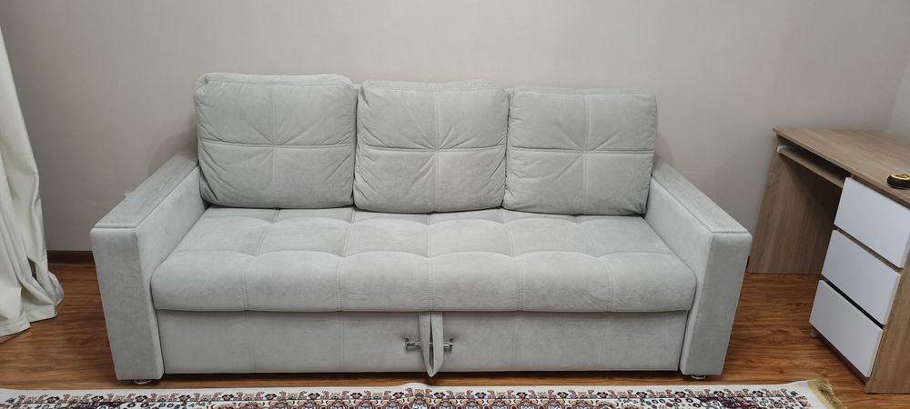 Продам диван для зала