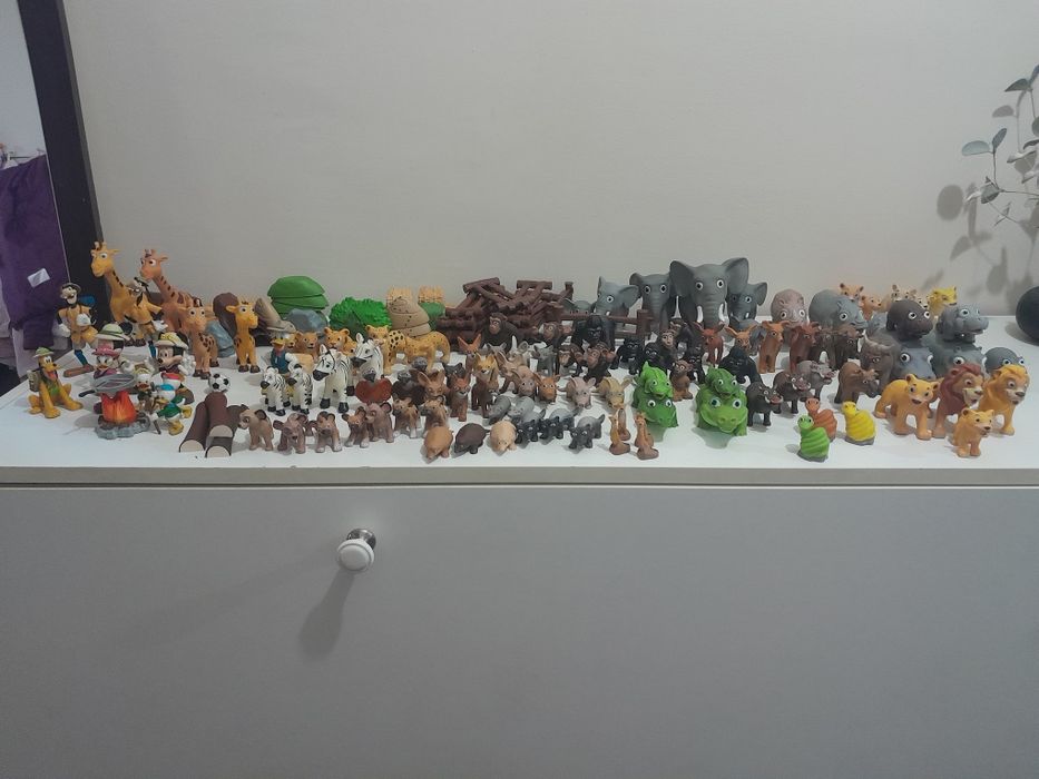 Vând colecția Disney Prieteni cu animalele cu toate FIGURINELE