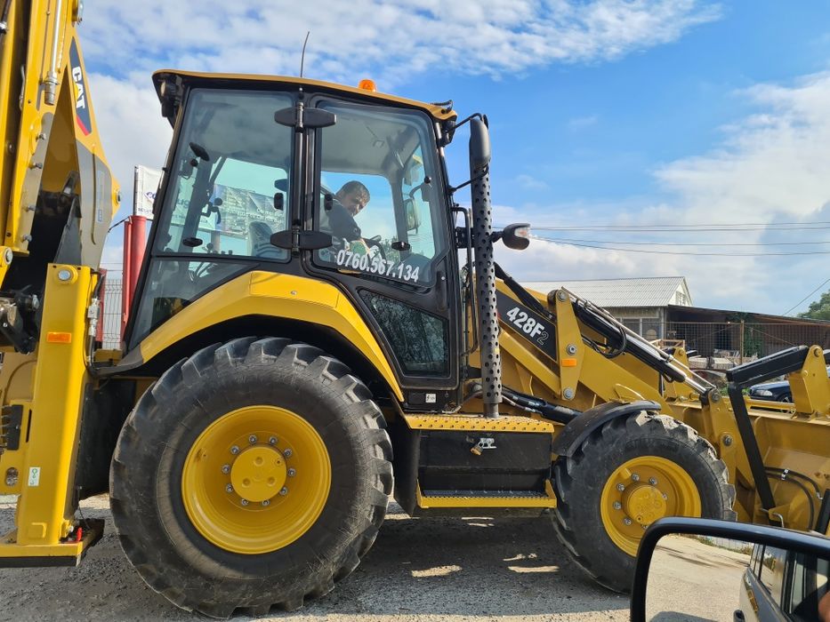 Deszapezire buldoexcavator volă  bobcat