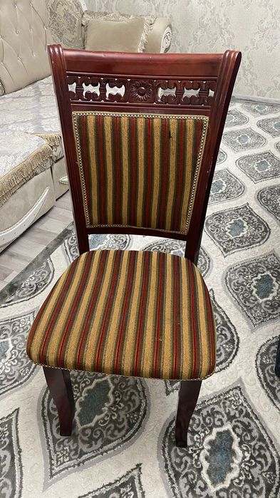 Срочно продам стол со стульями 120000