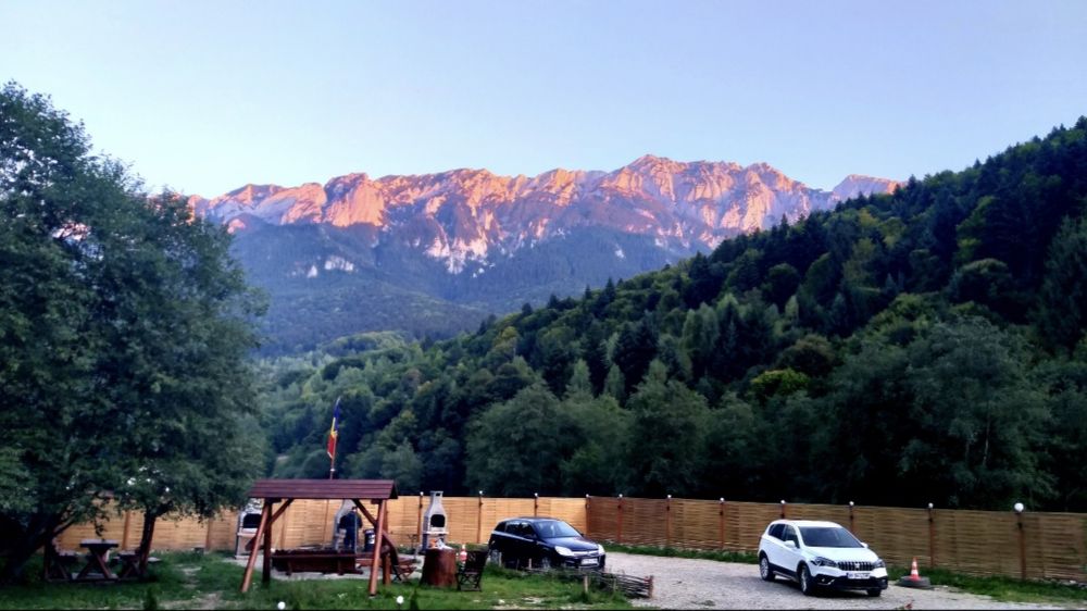 Cizme de munte Brașov Zărnești Plaiul Foii cabana cazare