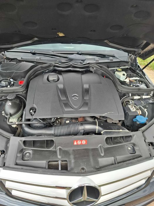 Vand autoturism Mercedes Benz model C220CDI
