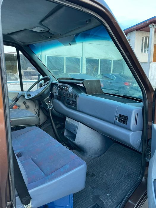 Vând auto platformă Mercedes!
