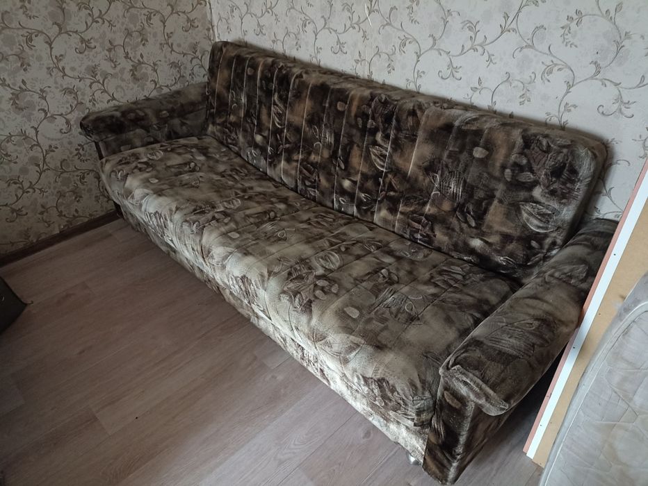 Бесплатно диван,матрац