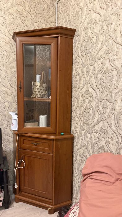 Отдам даром диваны шкаф
