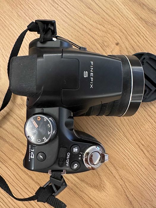 Fuji FinePix S4500 фотоапарат + подарък