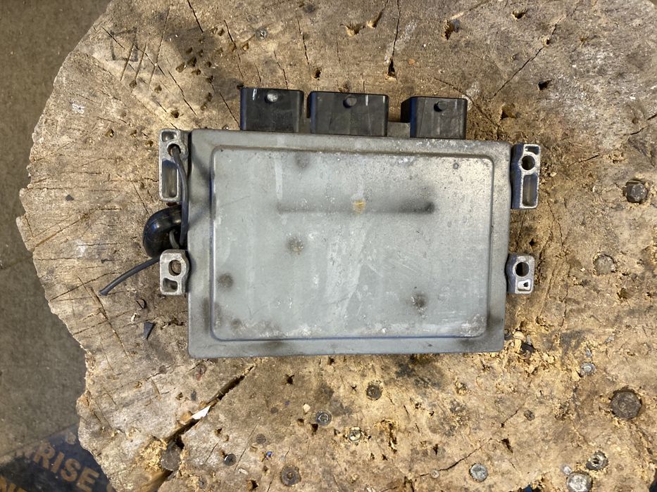 Компютри двигател Рено Клио II 1.2  2002 - 2006 г.