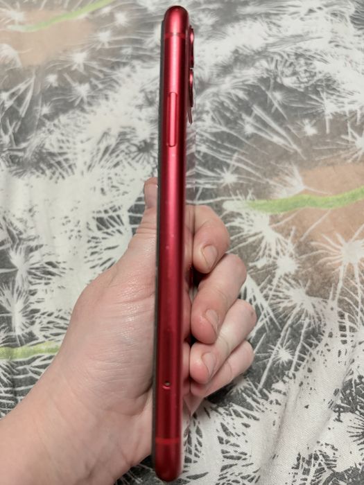 Продам Iphone 11 128 GB Red