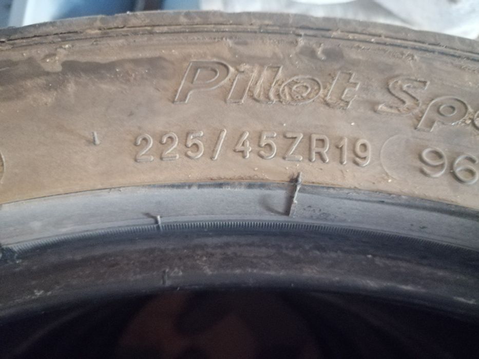 Michlen sport pilot R19/225/45