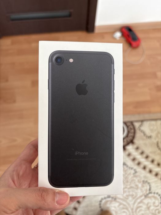 Продам айфон 7