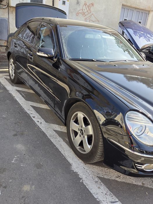 Vând mercedes E200 2006  motor 2.2foarte bine întreținut 231.000 km