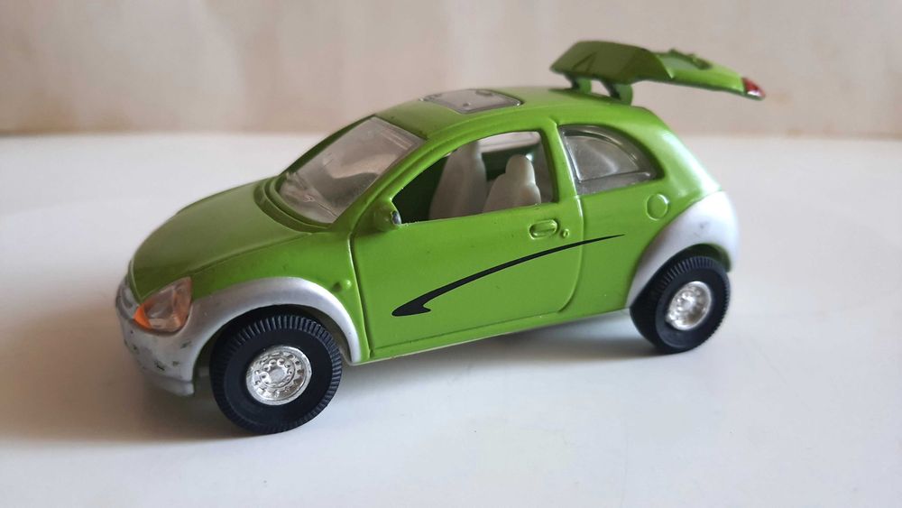 Ferrari F40, FORD KA и Darda Motor Car GT