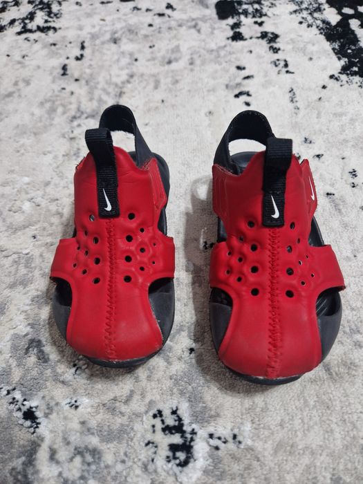 Sandale Nike marimea 23