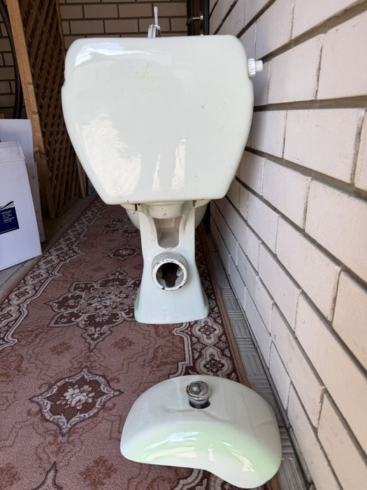 Продам унитаз б/у
