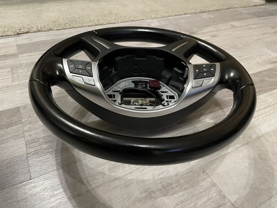 Mercedes Волан C 220 Facelift  w204 w166 w212 - минимални забележки