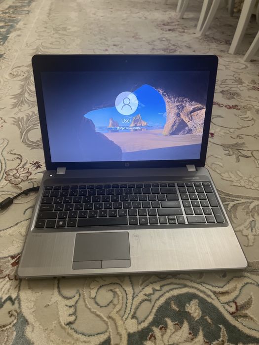 Ноутбук HP в хорошем состояние