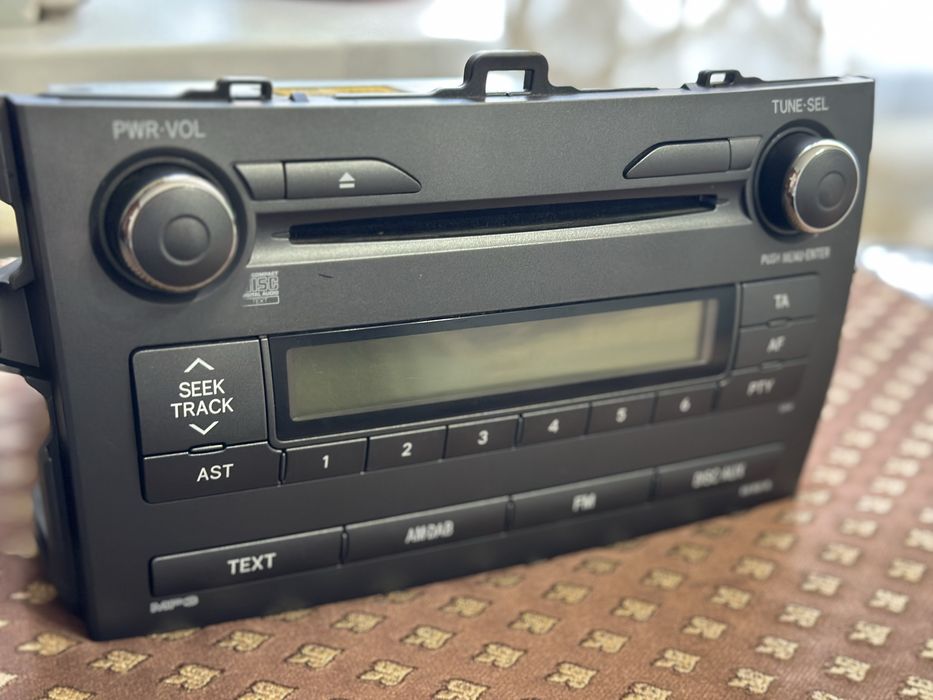 Магнитофон на Toyota Corolla