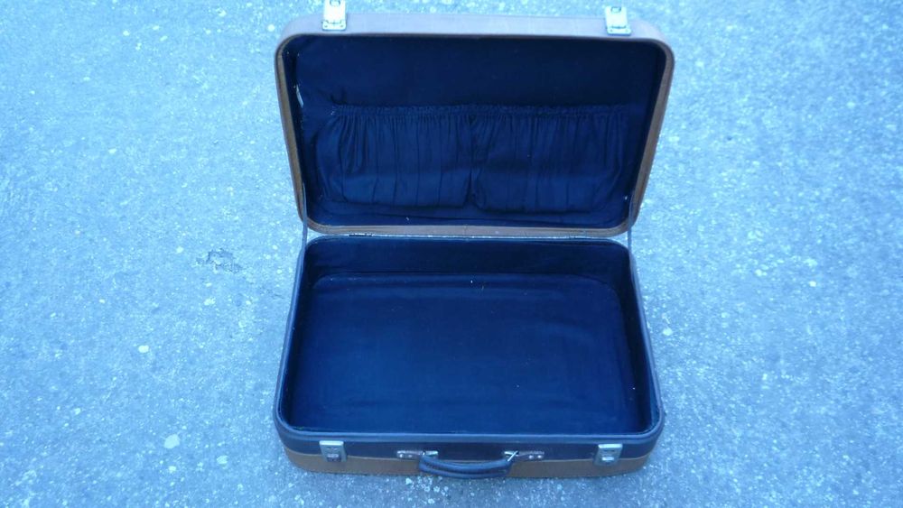 Стари куфари в добро състояние