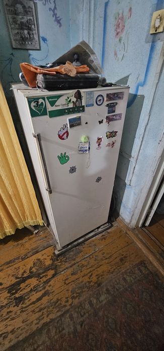 2 старых холодильника
