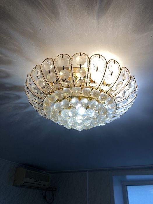 Продам люстру. Цена 15000 тенге.